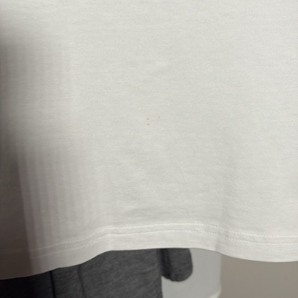 Zara Women’s Classic White Short Sleeve Tee - Picture 8 of 8